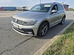 Złoty Używany 2018 VW Tiguan R-line SUV | 94 000 zł (Dość drogi)
