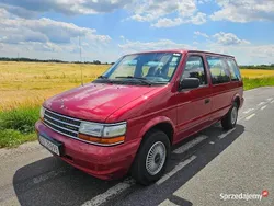 Czerwony Używany 1994 Plymouth Voyager Minivan | 27 400 zł