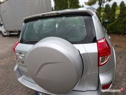 Srebrny Używany 2006 Toyota RAV4 SUV | 10 900 zł