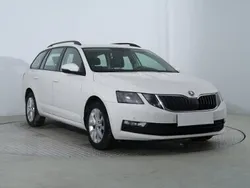 Biały Używany 2020 Skoda Octavia Kombi | 54 999 zł (Dobra cena)