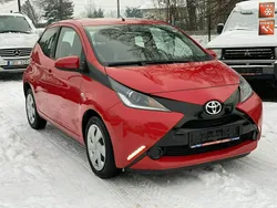 Czerwony Używany 2017 Toyota Aygo Hatchback | 33 700 zł (Dobra cena)