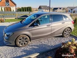 Beżowy Używany 2012 Mercedes A180 Minivan | 36 500 zł (Uczciwa cena)
