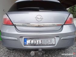 Szary Używany 2004 Opel Astra Sedan/Limuzyna | 7500 zł (Uczciwa cena)