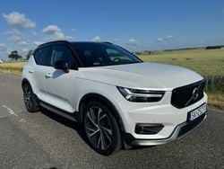 Biały Używany 2018 Volvo XC40 SUV | 102 500 zł (Dobra cena)