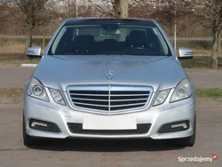 Srebrny Używany 2009 Mercedes E200 Sedan/Limuzyna | 46 999 zł (Uczciwa cena)