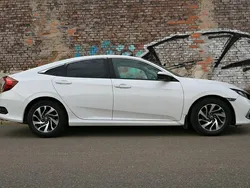 Biały Używany 2019 Honda Civic LX Sedan/Limuzyna | 79 900 zł (Uczciwa cena)