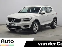 Biały Używany 2021 Volvo XC40 Momentum SUV | 109 900 zł (Dobra cena)