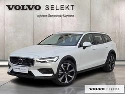 Biały Używany 2024 Volvo V60 CC Kombi | 229 900 zł