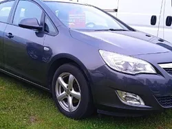 Szary Używany 2011 Opel Astra Hatchback | 19 900 zł (Uczciwa cena)