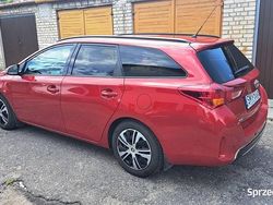 Czerwony Używany 2014 Toyota Auris Kombi | 35 000 zł (Uczciwa cena)