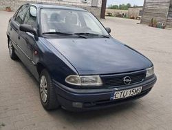 Granatowy Używany 1999 Opel Astra Classic Sedan/Limuzyna | 2300 zł