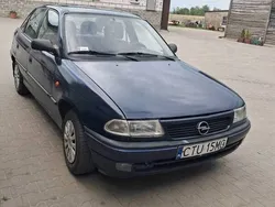 Granatowy Używany 1999 Opel Astra Classic Sedan/Limuzyna | 2300 zł