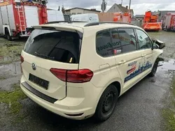 Beżowy Używany 2020 VW Touran Minivan | 22 000 zł