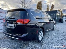 Brązowy (metalik) Używany 2017 Chrysler Pacifica SUV | 99 999 zł (Super Cena)
