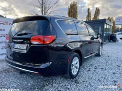 Brązowy (metalik) Używany 2017 Chrysler Pacifica SUV | 99 999 zł (Uczciwa cena)
