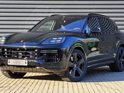 Chromite black metallic Nowe 2024 Porsche Cayenne Turbo E-Hybrid SUV | 1 077 900 zł (Super Cena)