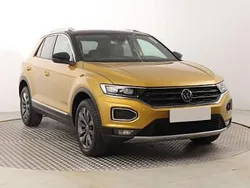Złoty Używany 2021 VW T-Roc SUV | 103 999 zł (Dość drogi)