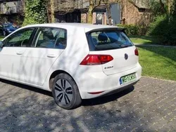 Biały Używany 2016 VW e-Golf Hatchback | 34 567 zł