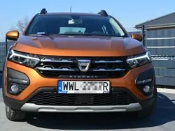 Pomarańczowy Używany 2021 Dacia Sandero Lauréate Hatchback | 56 500 zł (Dość drogi)