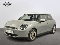 Melting silver iii metalizowany Używany 2024 Mini Cooper SE Hatchback | 160 900 zł (Uczciwa cena)