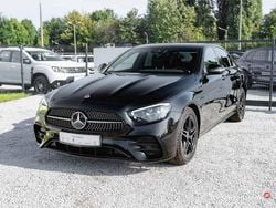 Czarny (metalik) Używany 2022 Mercedes E220 AMG Sedan/Limuzyna | 199 850 zł (Uczciwa cena)