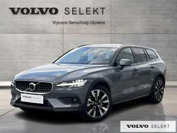 Szary Używany 2024 Volvo V60 CC Kombi | 209 900 zł (Uczciwa cena)
