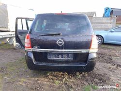 Czarny Używany 2010 Opel Zafira Minivan | 14 800 zł (Dość drogi)