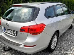 Srebrny Używany 2012 Opel Astra Cosmo Kombi | 15 900 zł (Uczciwa cena)