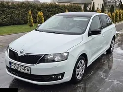 Biały Używany 2015 Skoda Rapid Hatchback | 28 500 zł (Uczciwa cena)