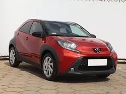 Czerwony Używany 2022 Toyota Aygo Hatchback | 65 999 zł (Dość drogi)