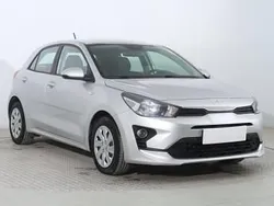 Srebrny Używany 2021 Kia Rio 2 Hatchback | 43 999 zł (Uczciwa cena)