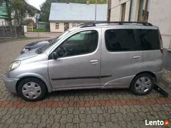 Srebrny Używany 2003 Toyota Yaris Verso Minivan | 9500 zł