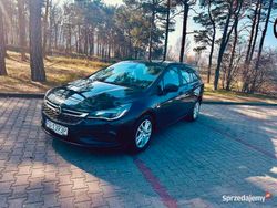 Czarny Używany 2016 Opel Astra Sedan/Limuzyna | 27 000 zł (Dość drogi)