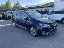 Niebieski Używany 2018 Chrysler Pacifica SUV | 39 500 zł