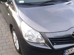 Grafitowy Używany 2011 Toyota Verso Minivan | 34 000 zł
