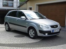 Srebrny Używany 2009 Kia Rio Hatchback | 8900 zł