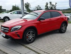Czerwony Używany 2016 Mercedes GLA180 SUV | 63 900 zł