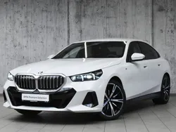 Biel alpejska Używany 2024 BMW 520 Shadowline Sedan/Limuzyna | 264 700 zł (Uczciwa cena)