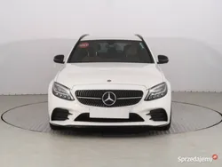 Biały Używany 2019 Mercedes C200 Kombi | 88 999 zł (Uczciwa cena)