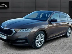 Brązowy (metalik) Używany 2021 Skoda Octavia Kombi | 69 900 zł (Uczciwa cena)