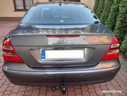 Szary Używany 2006 Mercedes E200 Sedan/Limuzyna | 21 900 zł