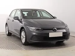 Szary Używany 2021 VW Golf VIII Hatchback | 65 999 zł (Uczciwa cena)