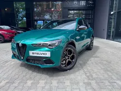 Lakier specjalny zielony montreal green Nowe 2025 Alfa Romeo Stelvio SUV | 257 644 zł