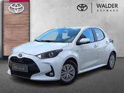 Biały Używany 2021 Toyota Yaris Hybrid Comfort Hatchback | 54 500 zł (Dobra cena)