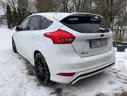 Biały Używany 2016 Ford Focus ST-Line Sedan/Limuzyna | 49 500 zł (Uczciwa cena)