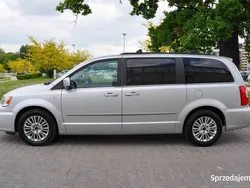 Używany 2011 Lancia Voyager Minivan | 33 900 zł