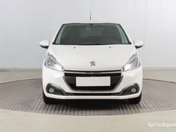 Biały Używany 2016 Peugeot 208 Hatchback | 26 499 zł (Uczciwa cena)