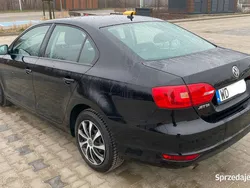 Czarny Używany 2013 VW Jetta Sedan/Limuzyna | 34 000 zł (Uczciwa cena)