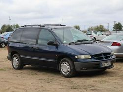 Zielony Używany 2000 Chrysler Voyager Minivan | 4000 zł