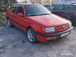 Czerwony Używany 1997 VW Vento Sedan/Limuzyna | 2500 zł